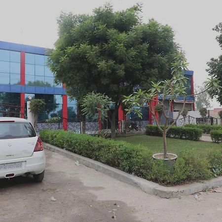 Hotel O Mulaqat Dadri エクステリア 写真