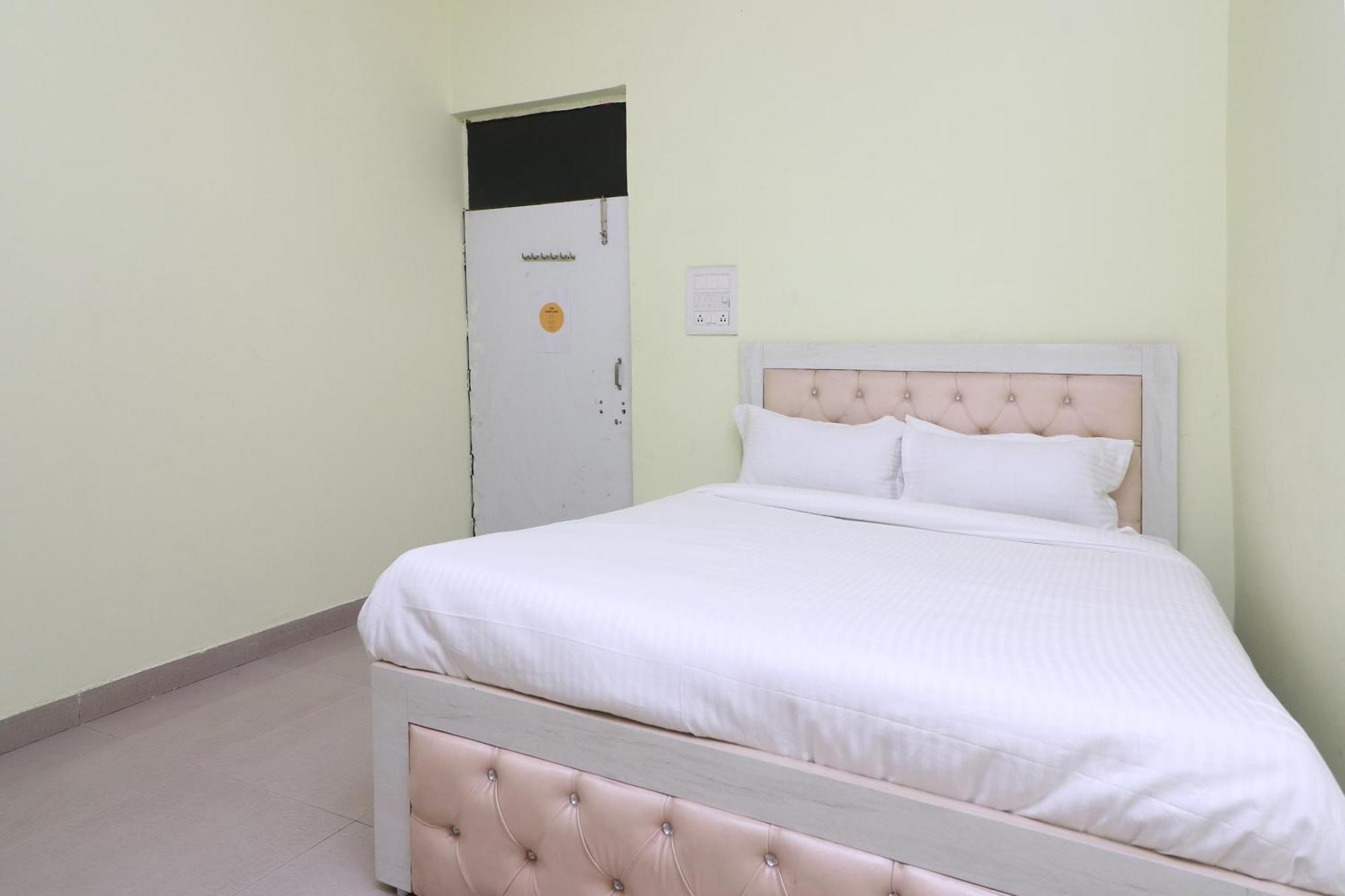 Hotel O Mulaqat Dadri エクステリア 写真