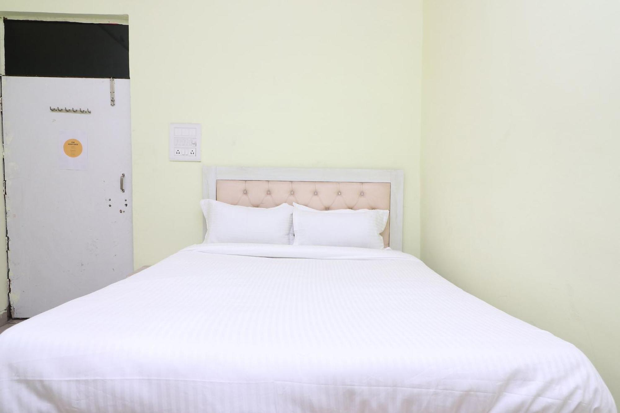 Hotel O Mulaqat Dadri エクステリア 写真